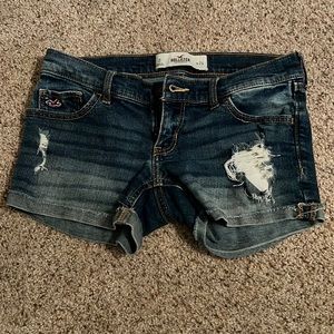 Mid rise hollister jean shorts
